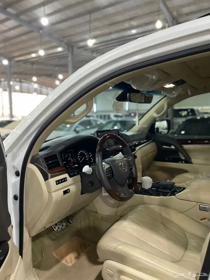 لكزس LX 570 بلاك اديشن 2019 10