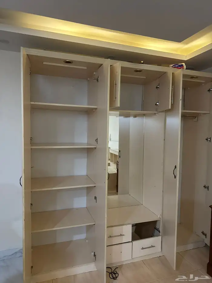 غرفه نوم للبيع مستخدم مع المراتب 0
