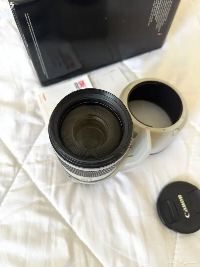 Canon RF 70-200mm f 2.8L IS USM Lens 1