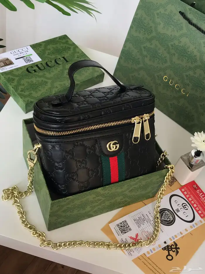 شنط ماركات عوالسعر عرض لفتره محدوده شنطه165  و3شنط ب370 45
