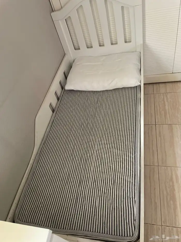 سرير اطفال 0