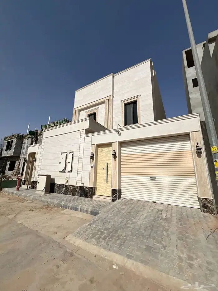 للبيع دور ارضي شرق الرياض حي المرجان 0