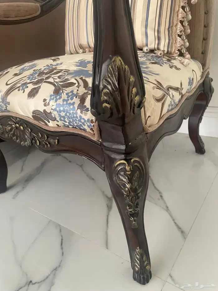 كنب للبيع من القفاري استعمال شبه جديد كلاسيك 9