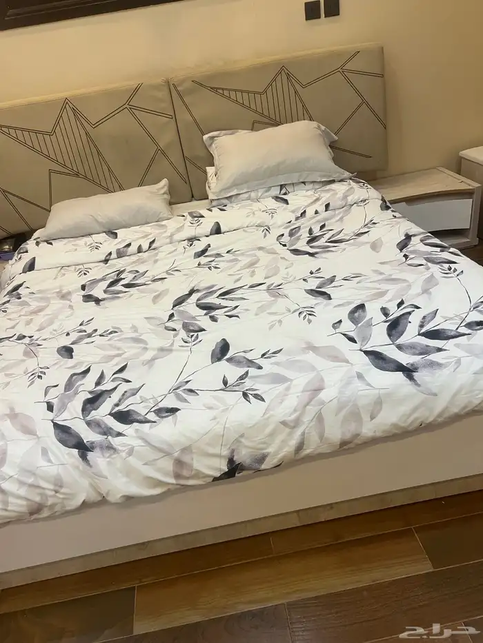 اثاث للبيع (غرفة نوم  كنب  مبرد ماء  ستاير) 8