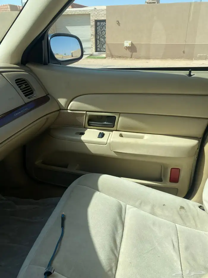 للبيع فورد 2011 كراون فكتوريا 5