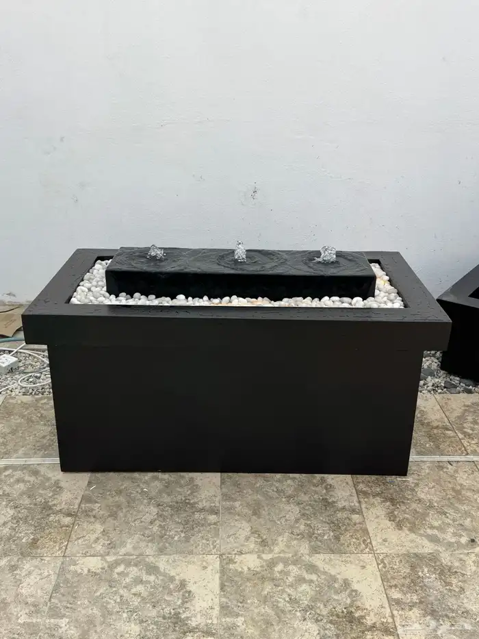 نوافير وشلالات فيبر جلاس متنقله تقدر تتكم في المقاس ولون 1