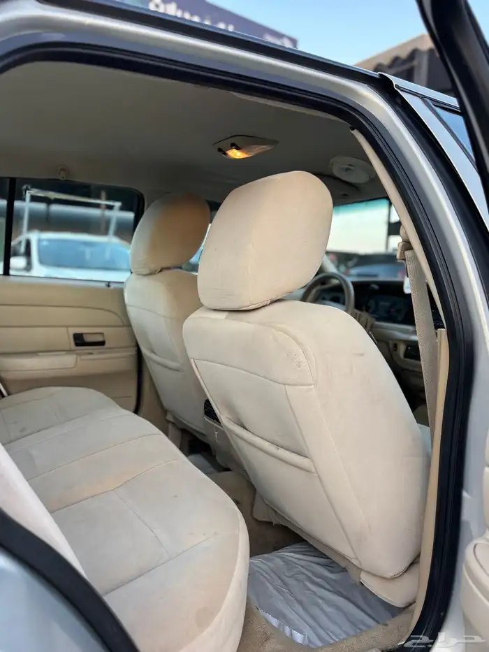 فورد كراون فكتوريا 2012 15