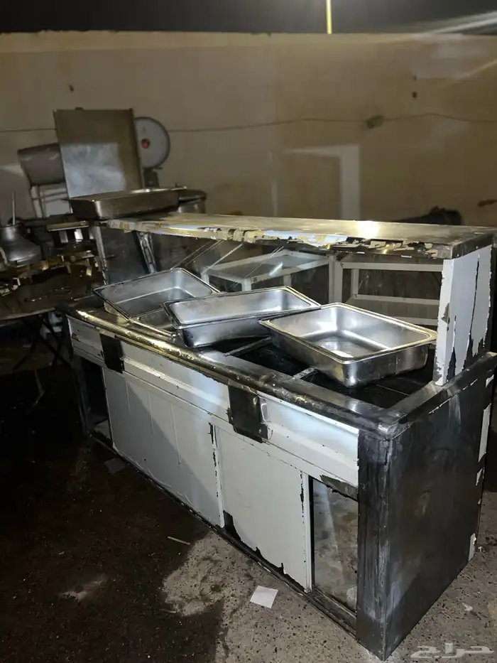 ثلاجة عرض حلاء متر ونص عرض ومتر ونص طول فردة خبز طولت سخان 10