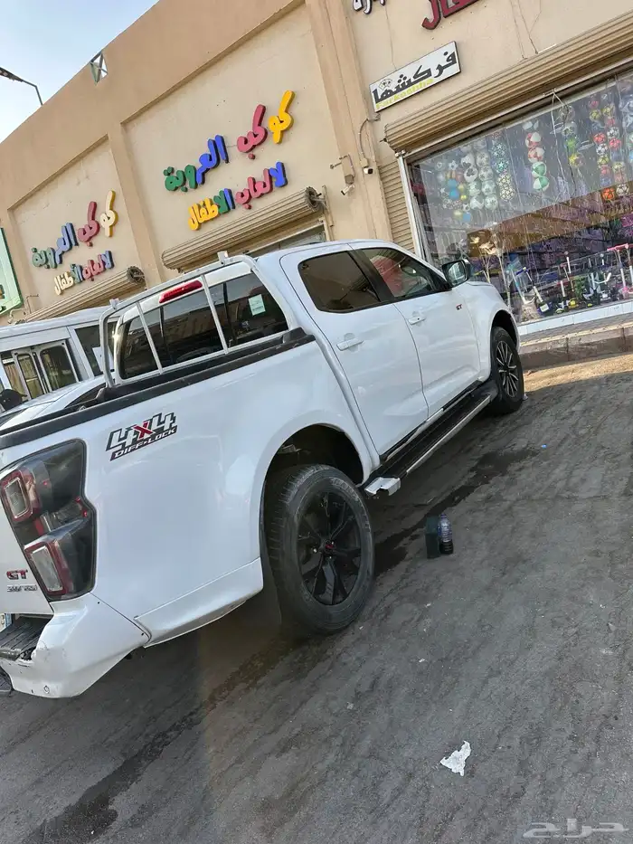 ايسوزو ديماكس غمارتين دبل 2023 8