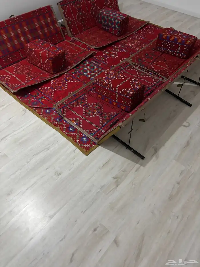 جلسة ارضية مستخذمه مره واحده فقط 2