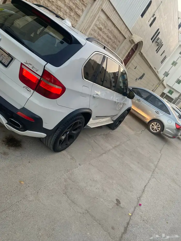 للبيع او البدل bmw x5 2009 4.8 7