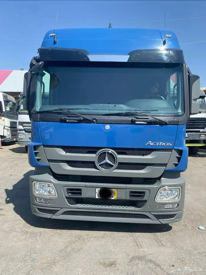 للبيع راس شاحنة اكتروس موديل 2012 0