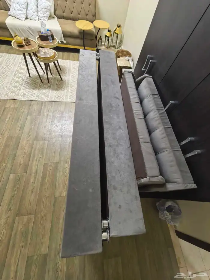 اثاث مختلف بحالة ممتازة جدا 15