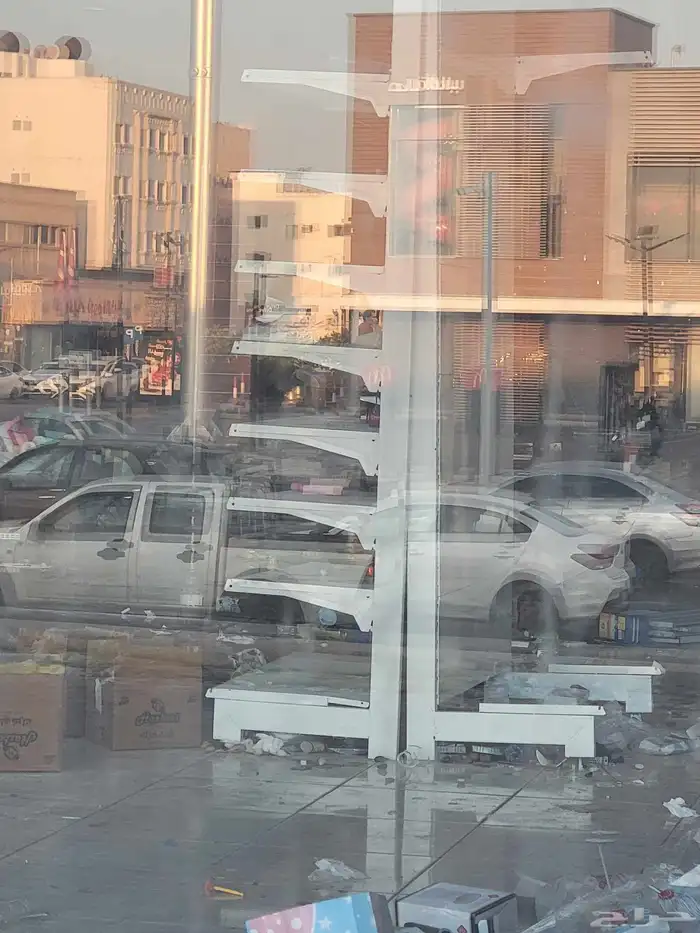 عربات تسوق ورفوف للعرض للبيع 1