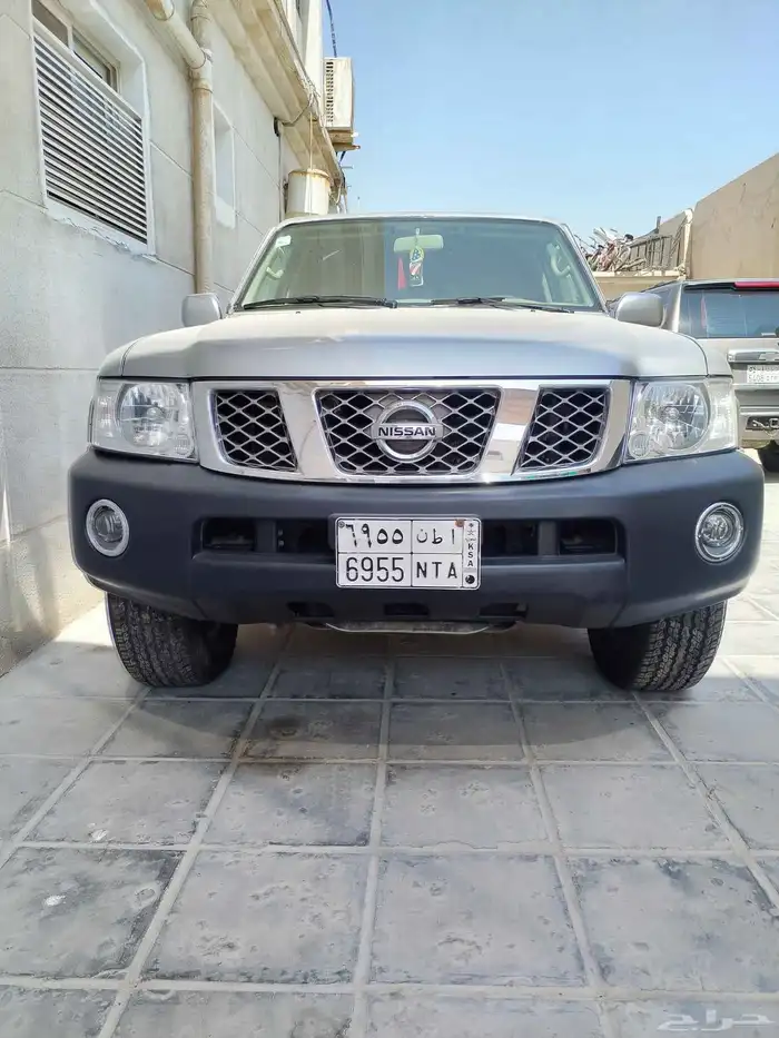 نيسان جيب باترول دبل قير عادي 3