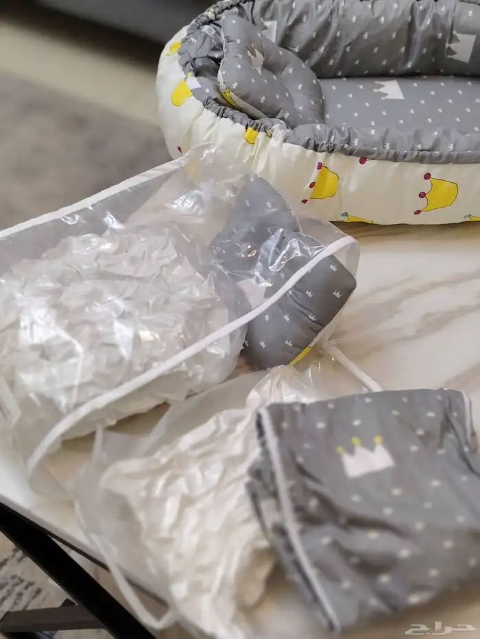 مهد أطفال جديد مغلف مرتبةحاضنة أطفال مغلفه يوجد كميات 8