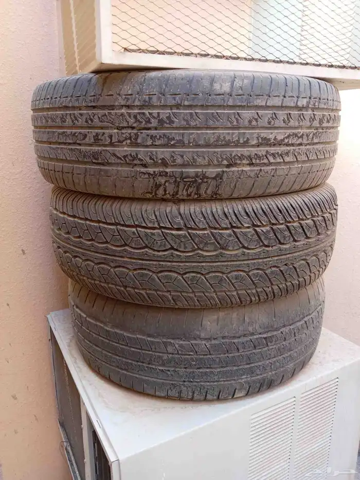 3كفرات مدري عن نوعه وتاريخه لكن البيع كلها 80ريال 0