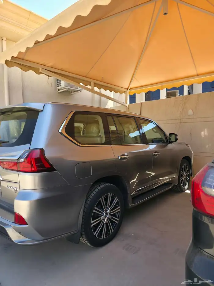 جيب لكزس 2016 2