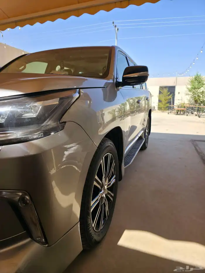 جيب لكزس 2016 0