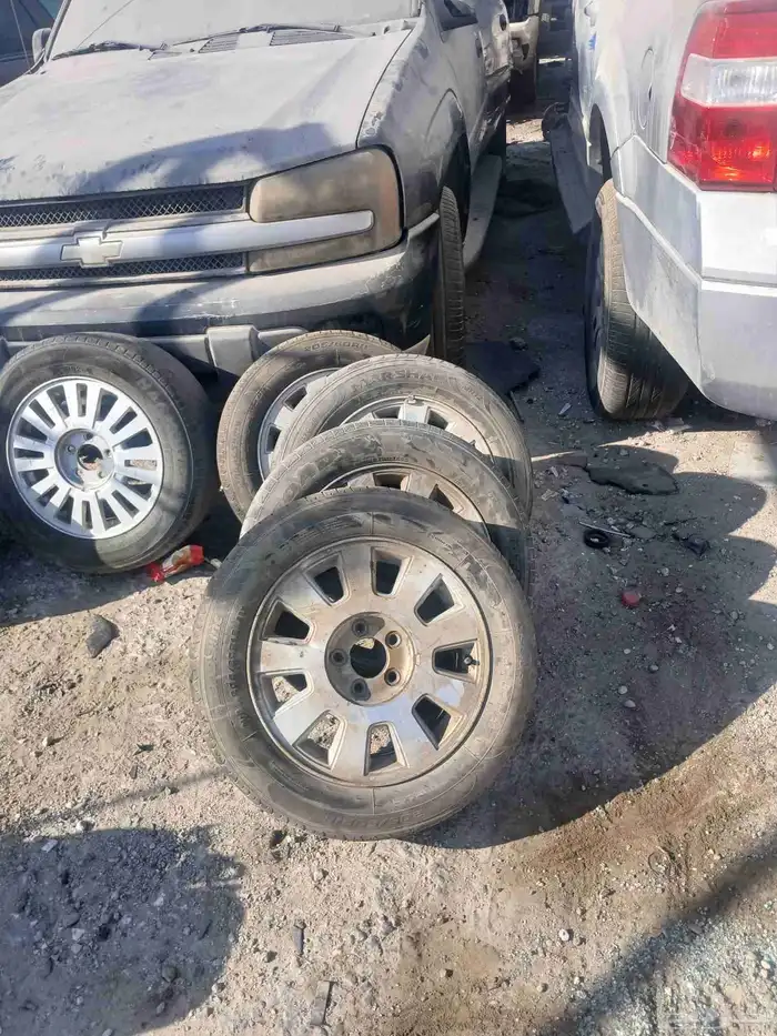 جميع قطع الفورد. 7