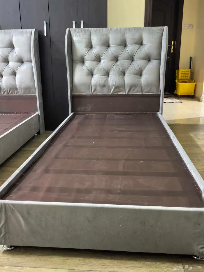 اثاث مختلف بحالة ممتازة جدا 9