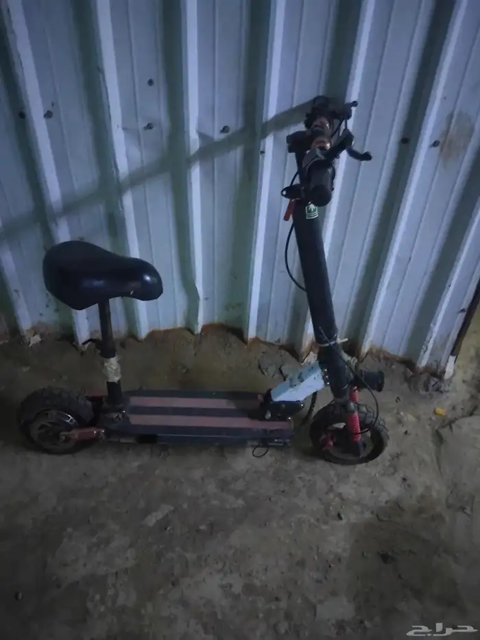 اثنين سكوترات للبيع واحد ابو سله كبير والثاني الوحش 1