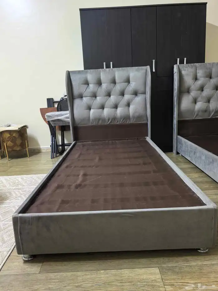 اثاث مختلف بحالة ممتازة جدا 12