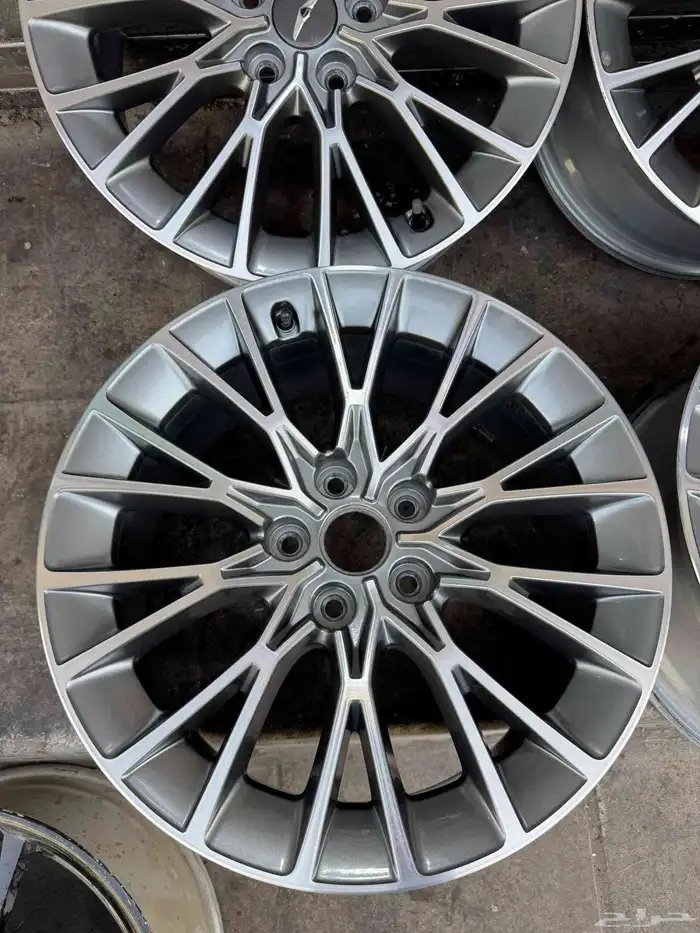 جنوط هونداي جنسس موديل 2023اصلي وكاله مقاس 18 4