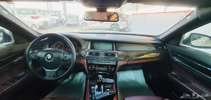 بي ام دبليو 750iL بحالة الوكالة ( مخزن ) 2014 14