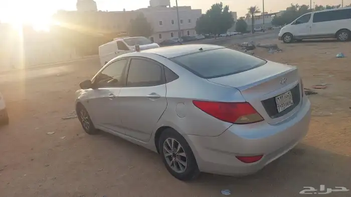 سياره اكسنت قير عادي 2012 للبيع كفرات جديده اقتصاديه ف البنز 3