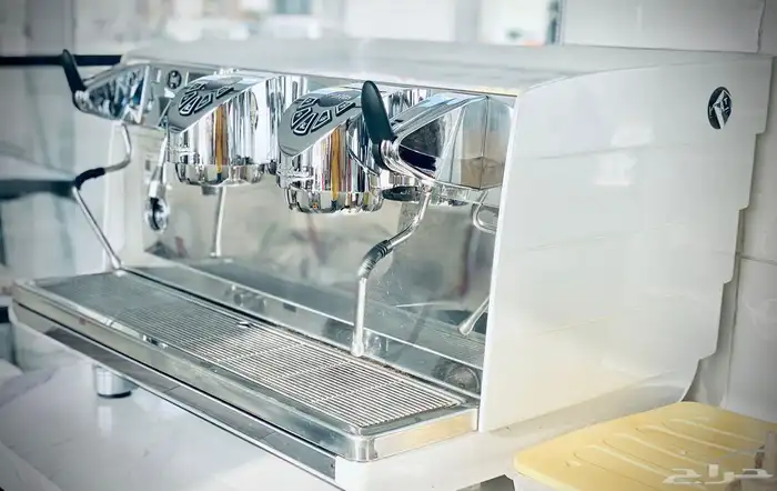 مكينة قهوه بحاله ممتازه 0