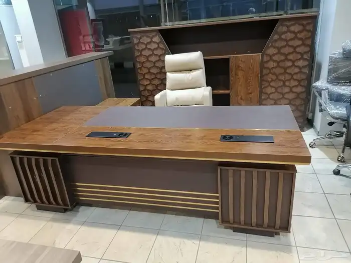 مكتب طقم اداري موظفين مدراء طاولة اجتماع كرسي كنب جلد 2