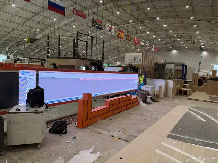 شاشات المعارض و المؤتمرات اضاءة شاشات تفاعليه تتش 3