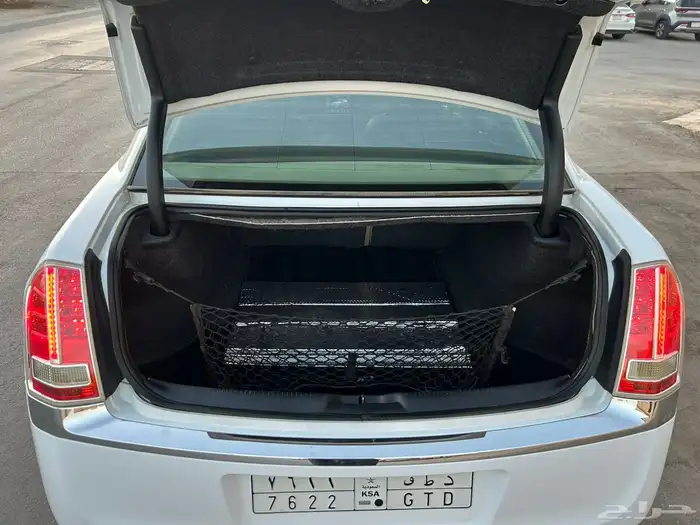 كرايزلر C300 مديل 2013 هيمي 8 سلندر 11