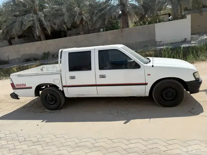 للبيع او البدل ايسوزو ديزل 2002 1