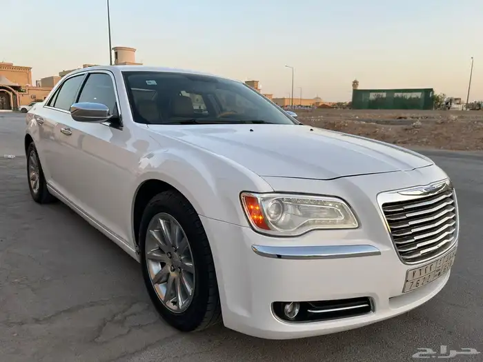 كرايزلر C300 مديل 2013 هيمي 8 سلندر 3