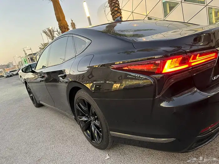 لكزس LS500 F SPORT 2018 25