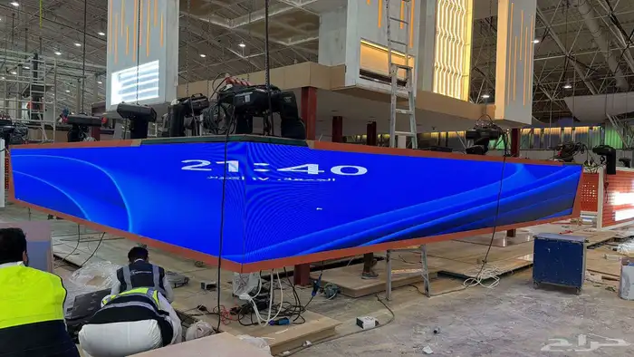 شاشات المعارض و المؤتمرات اضاءة شاشات تفاعليه تتش 1