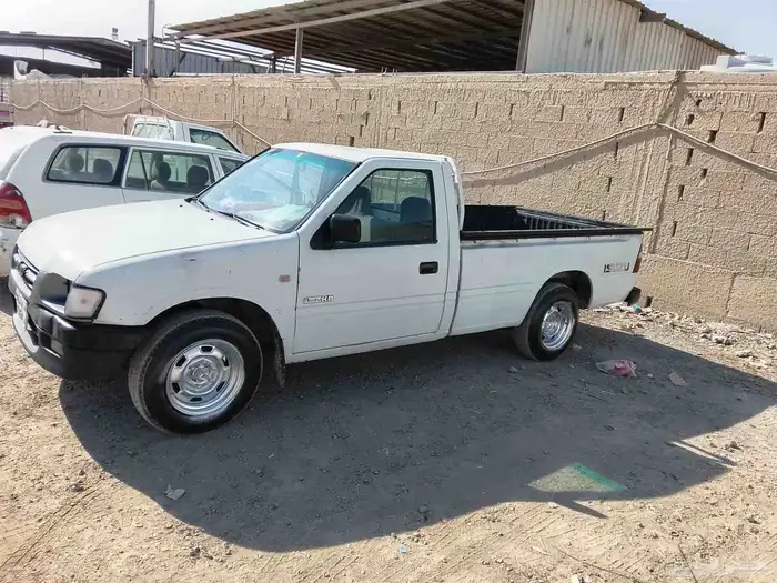 Isuzu pickup model 2003 urgent sell Price 18000. 10 by 10 5