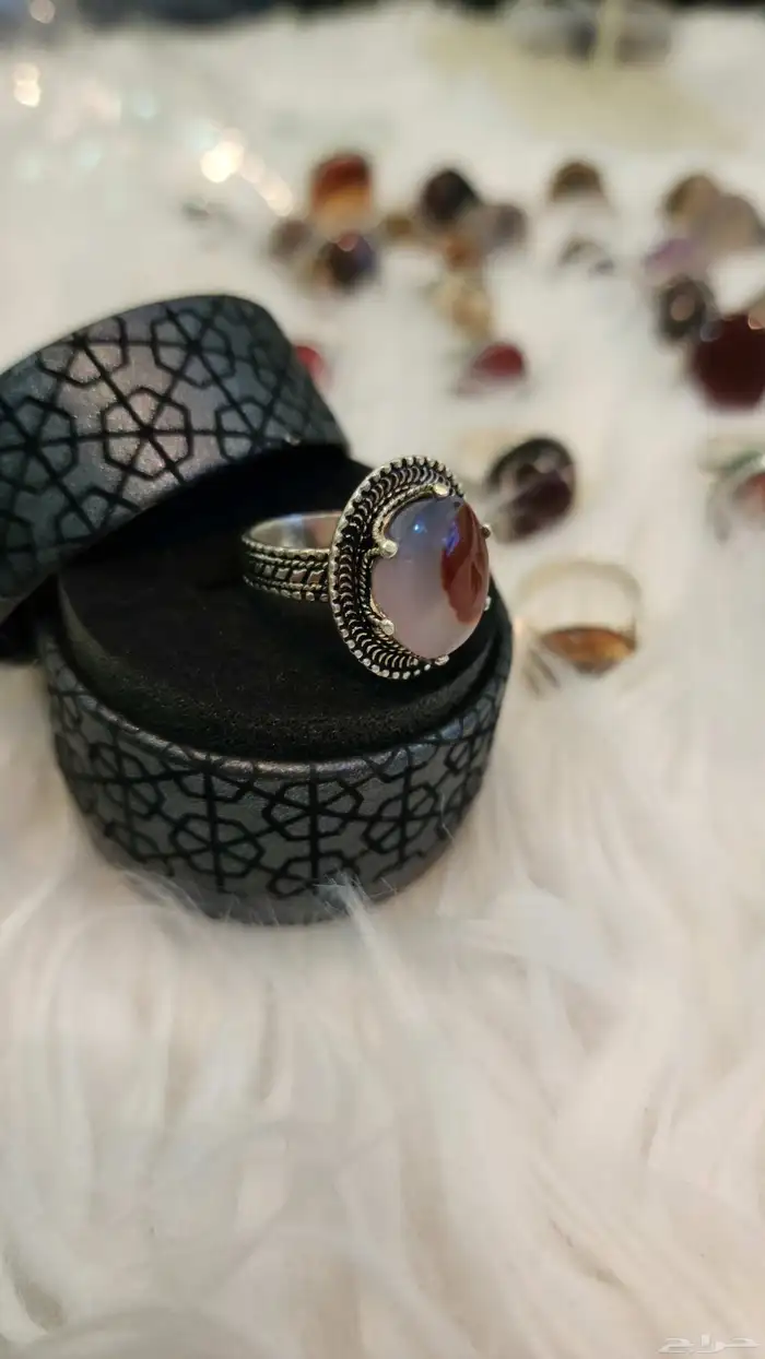 فضه متوجه بالعقيق 0