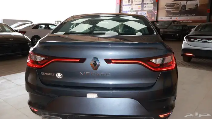 رينو ميجان E 2024 8