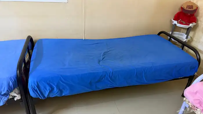 سرير حديد 2
