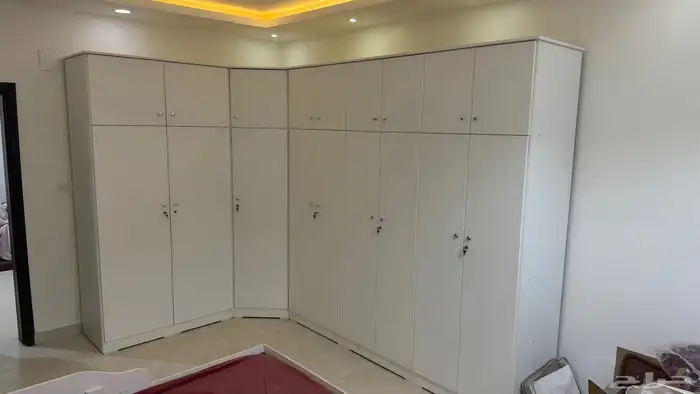 سرير اطفال ودولاب 1