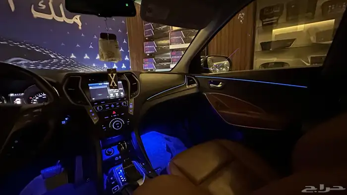 ليدات محيطيه سنتافي موديل 2017 مع شاشات خلفيه 1