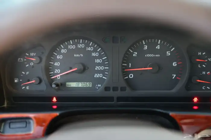 لاند كروزر 2002 وكالة- تم البيع 17