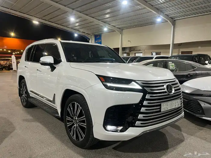لكزس LX600 سعودي BB عداد 19 الف مالك واحد وكاله 13