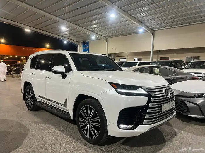 لكزس LX600 سعودي BB عداد 19 الف مالك واحد وكاله 12