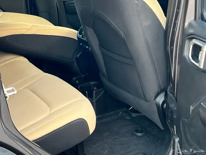 جيب رانجلر 2021   V6 رصاصي وكاله 23