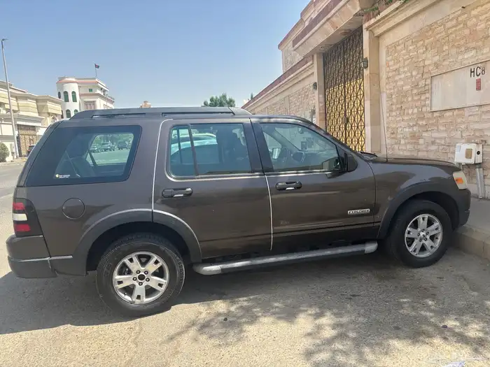Ford Explorer model - 2007 3