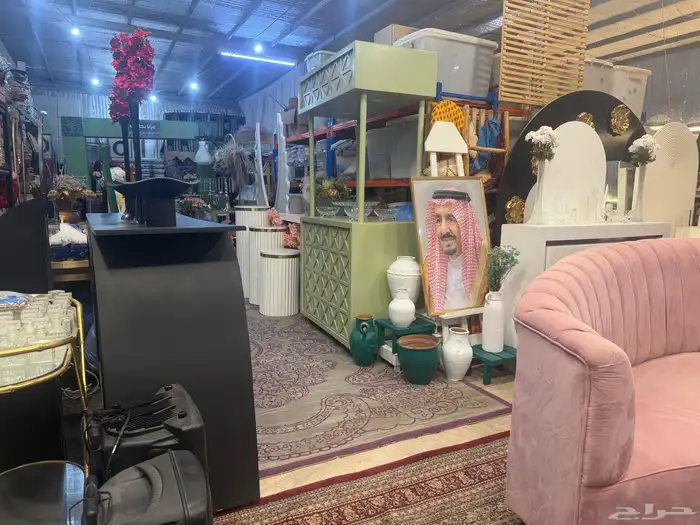 للبيع اغراض مستودع كامل لتجهيز الحفلات والمناسبات 0